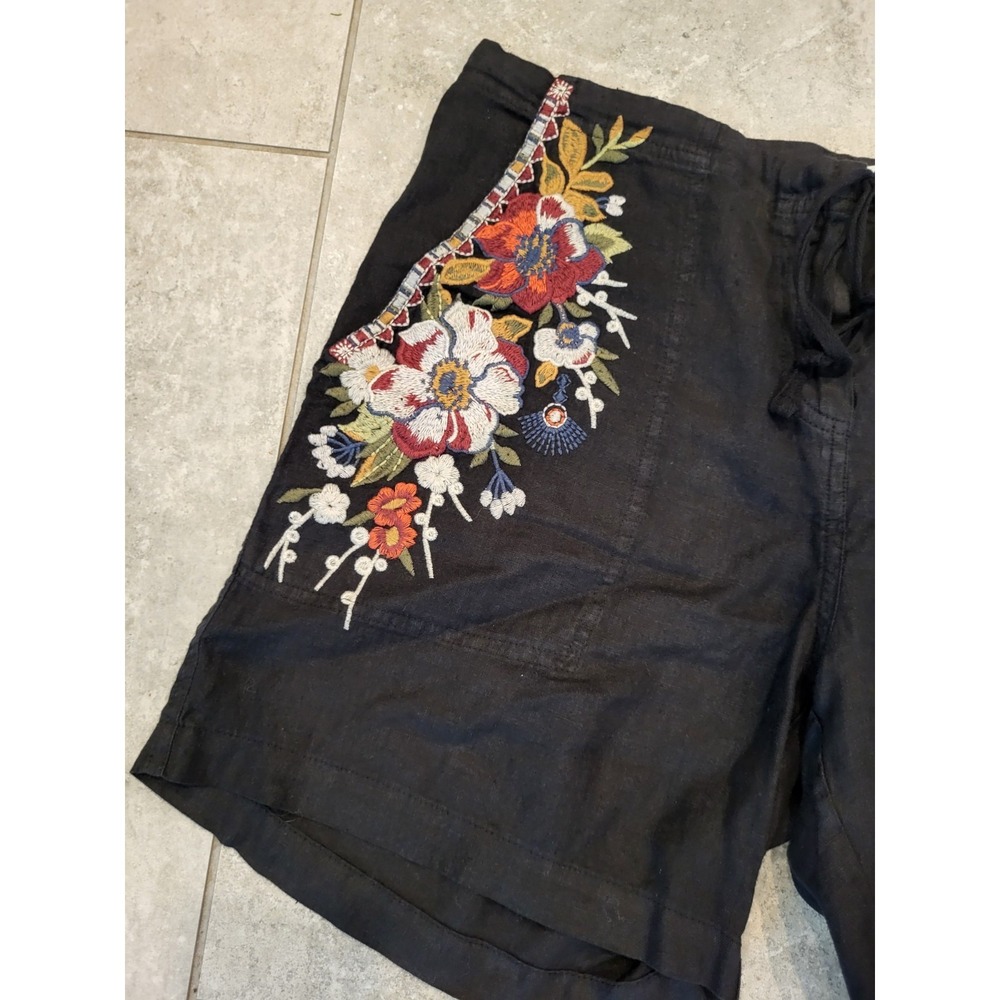New Johnny Was Beatriz Black Linen Floral Embroidered Shorts Pockets Sz S - Picture 2 of 9